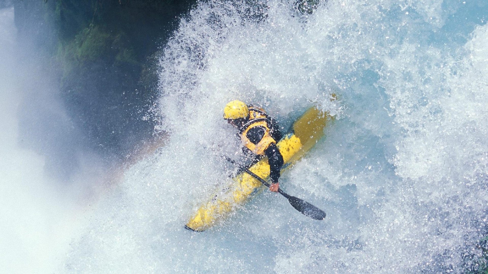 _海浪极限冲浪：迎浪而上的速度挑战_，冲浪是以海浪为动力的极限运动